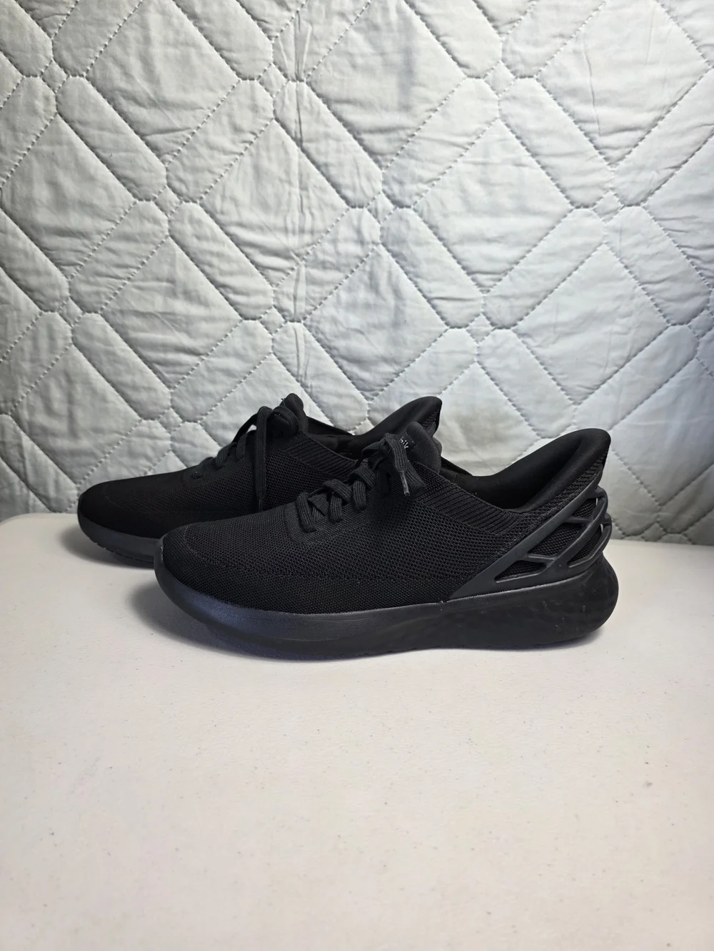 Kizik Athens Black Outsole Womens 12 /Athletic Sneaker Sz 11 Men's Wide